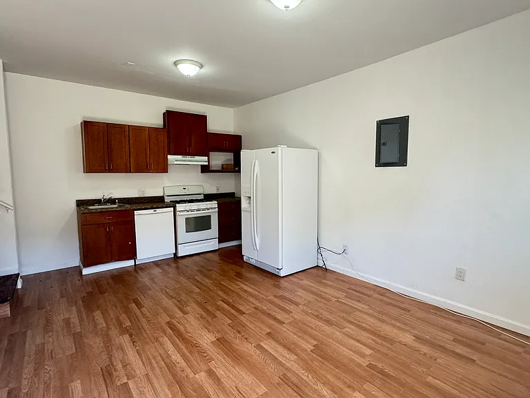 2725 Del Oro Cir — Photo 2