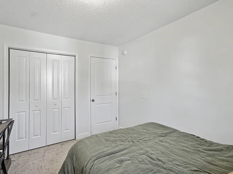1052 Grayson Ave — Photo 13