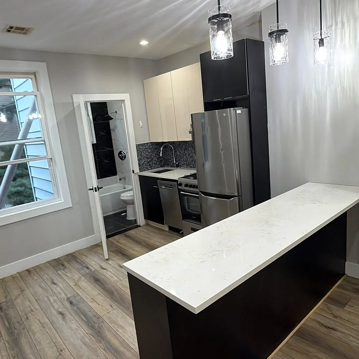 1164 Summit Ave — Photo 1