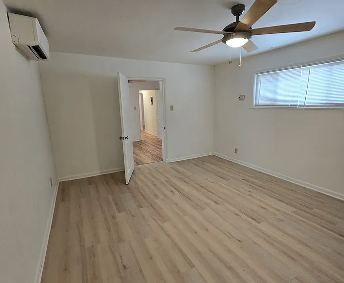 214 Wellesley Dr SE — Photo 17