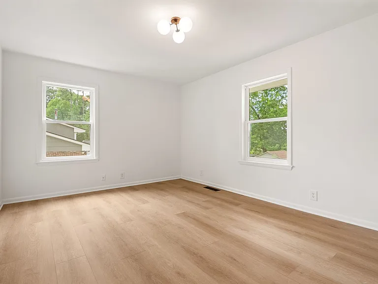 3517 Huntleigh Dr — Photo 12