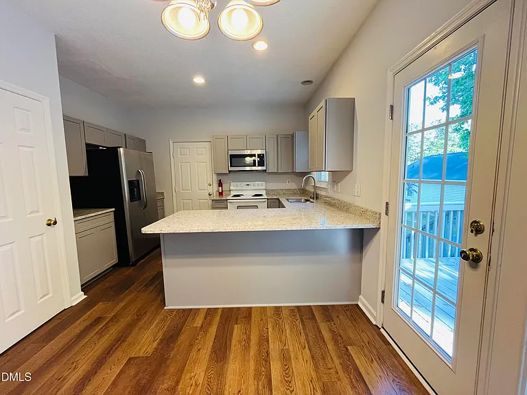 504 Quest Ridge Dr — Photo 5
