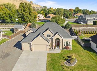 176 Andrea Ln, Richland, WA 99352