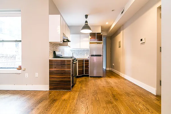 Rented by Nooklyn NYC LLC | media 34