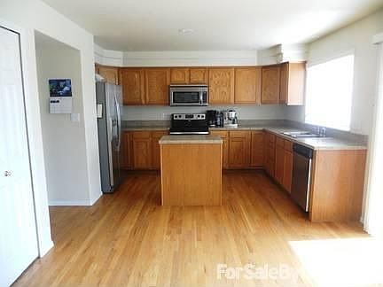 Master Bedroom
						:
						Double Door Entry