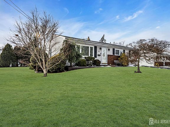 2nd image of 407 Clinton Ave