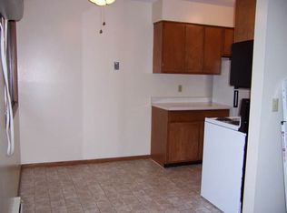730 10th St NW APT 10, New Brighton, MN 55112