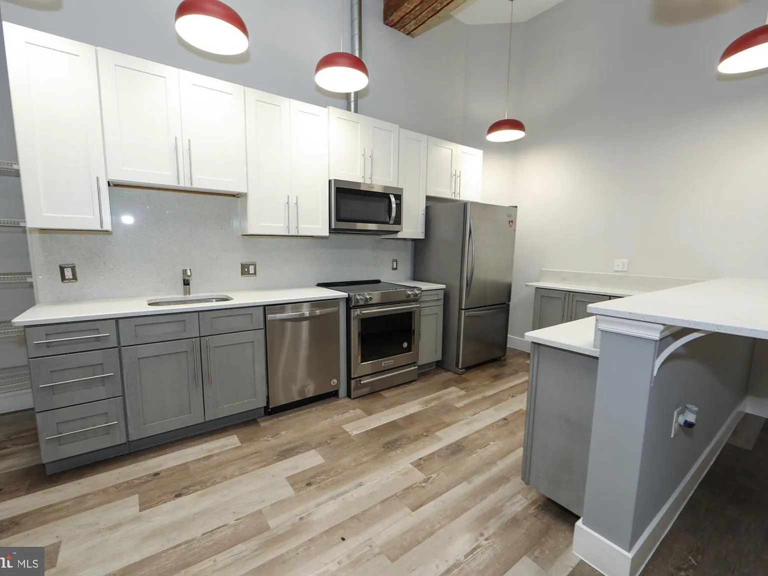 1822 E Glenwood St #101 — Photo 3