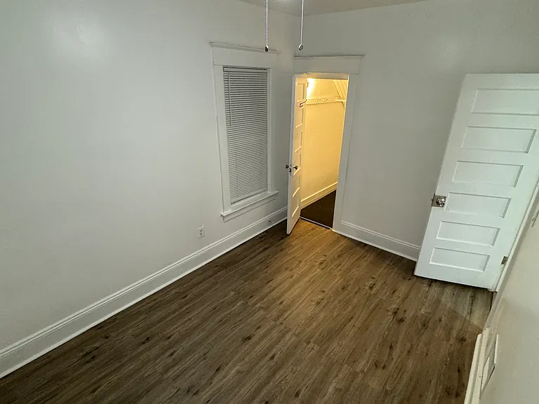 Bedroom3/Closet