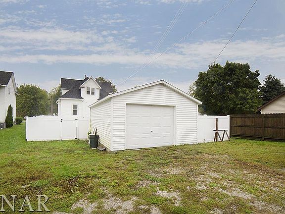 5th image of 208 S West St