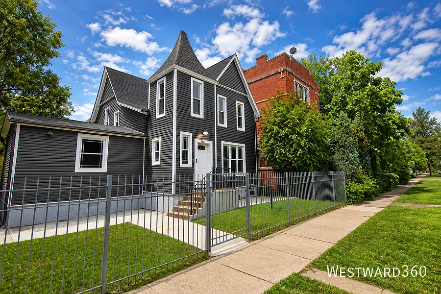 Building Photo - 7527 S Stewart Ave #1