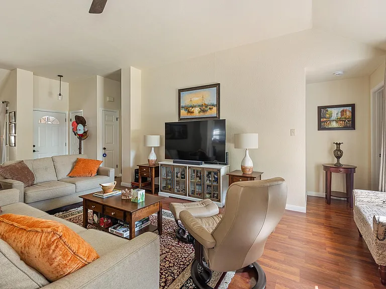 2305 Raintree Path — Photo 9