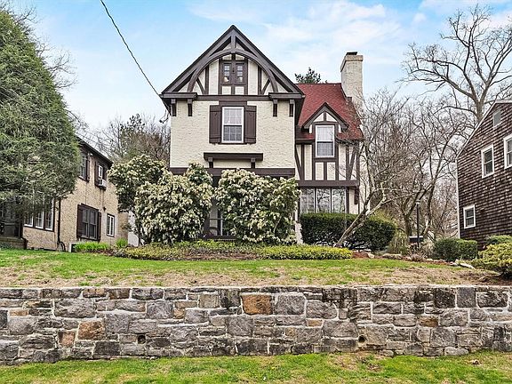 3rd image of 112 Ralph Avenue