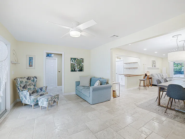 721 N Lakeside Dr — Photo 24