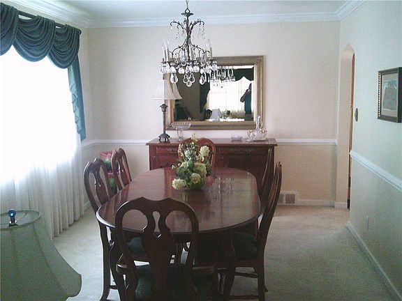 5th image of 120 Hillcrest Dr