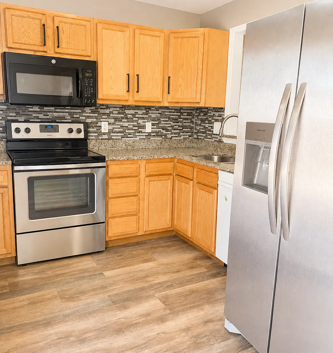 3 bed, 1.5 bath, 1116 sqft, $2,150 — Photo 2