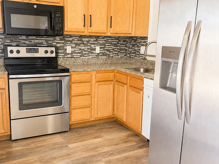 35 Vienna Ct — Photo 2