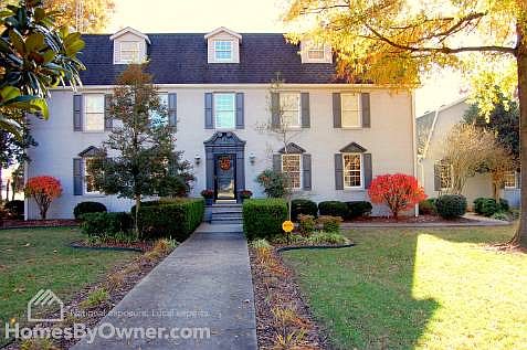 1st image of 217 Wildwood Dr