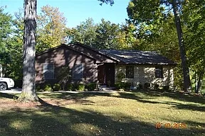 2372 Picnic Woods Dr photo 1