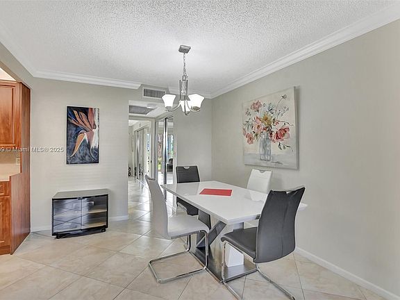 5th image of 1043 Cambridge #1043-C