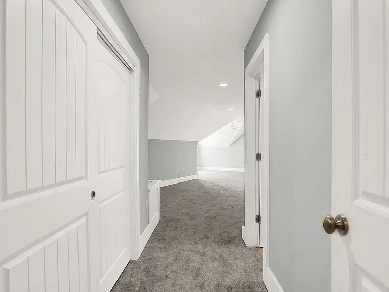 16893 Oak Manor Dr — Photo 58