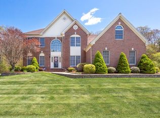 80 Hancock Rd, Franklin, MA 02038