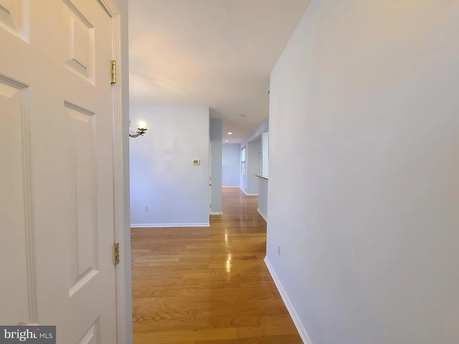3 bed, 2.5 bath, 1784 sqft, $3,800 — Photo 4