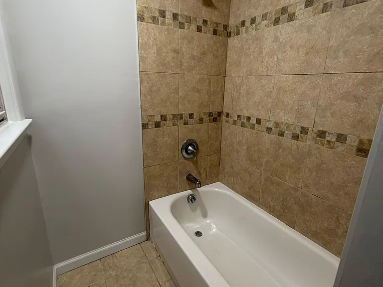 156 Chesnut St #2 — Photo 7
