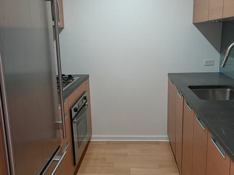 310 W 52nd St #18A — Photo 5