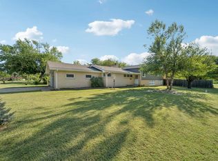 4 W Rolling Hills Dr, Wichita, KS 67212