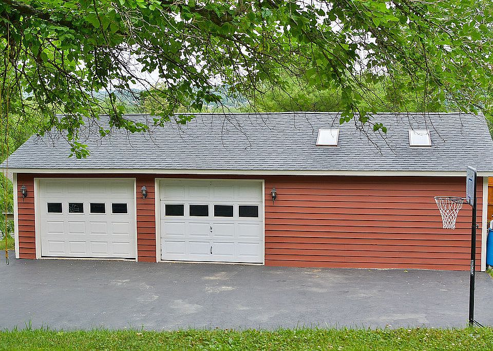 2nd image of 4560 Brickyard Falls Rd