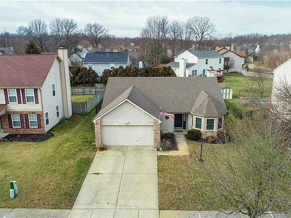 3rd image of 1838 Fullerton Dr
