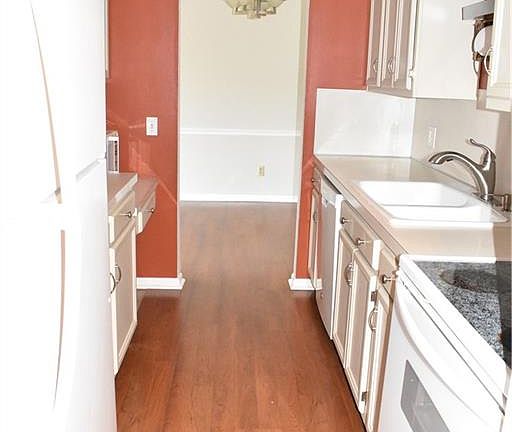 4th image of 119 Stonyridge Dr APT 303