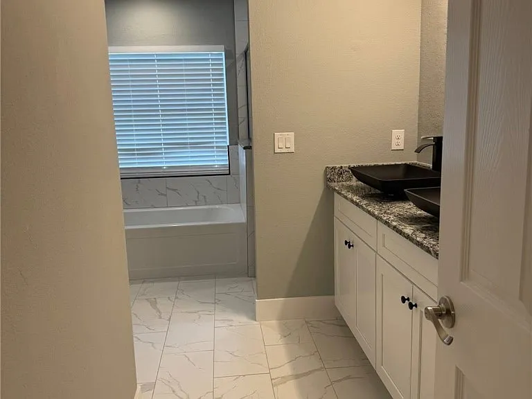 1005 Adeline Ave — Photo 12