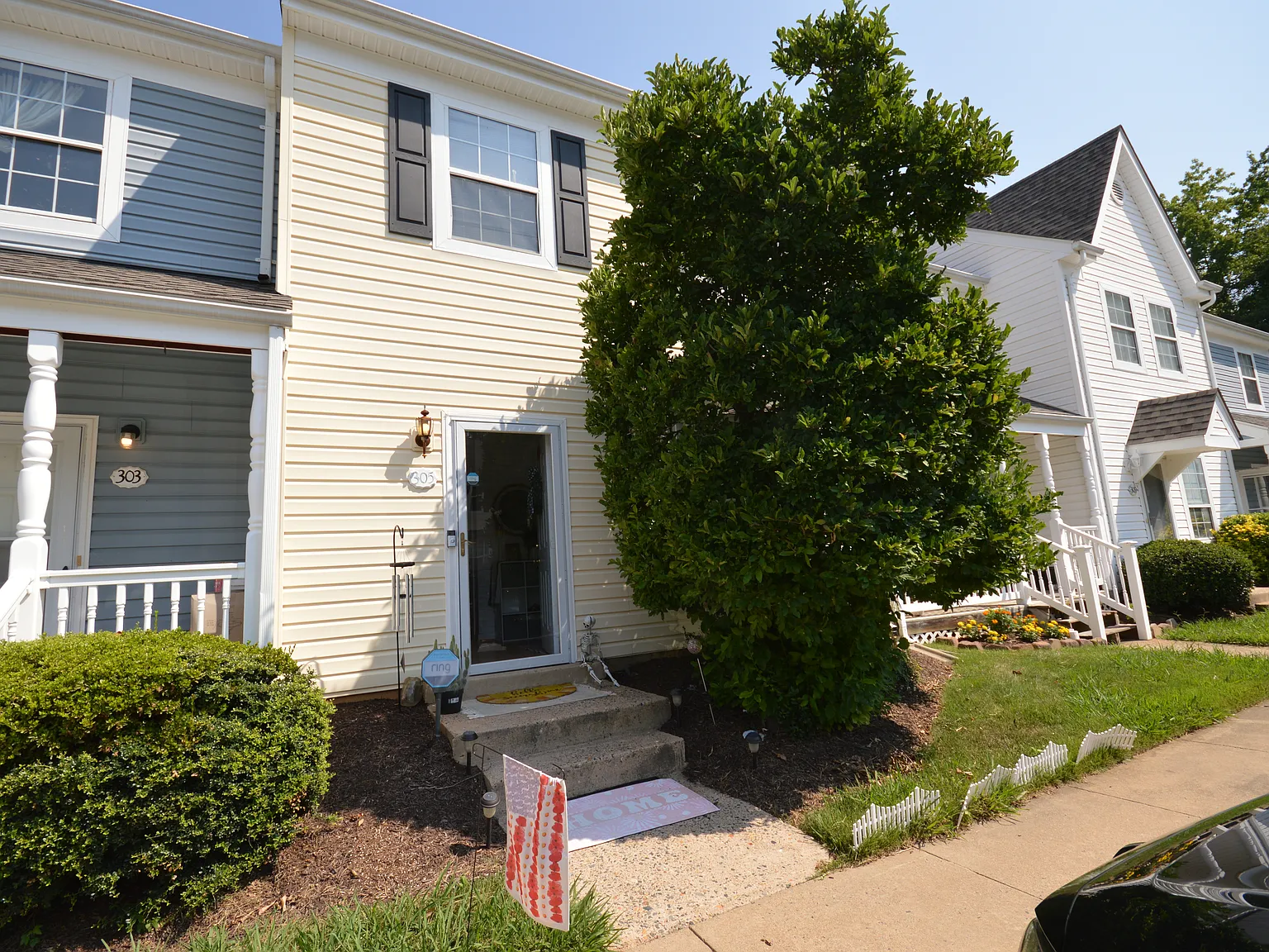 3 bed, 1.5 bath, 1260 sqft, $2,100 — Photo 1