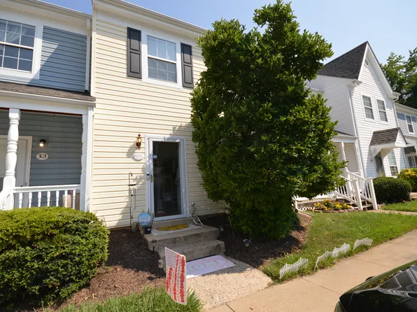 305 Surry Ln, Stafford, VA 22556