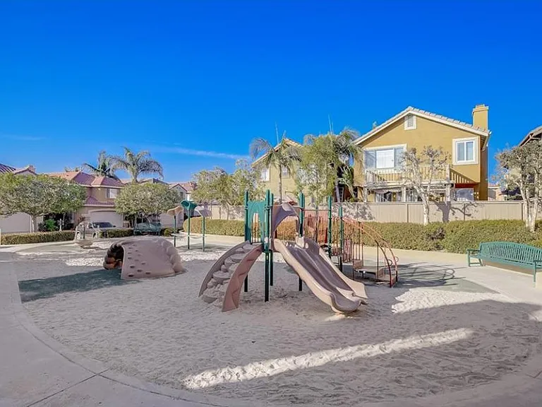 24538 Sunshine Dr — Photo 20