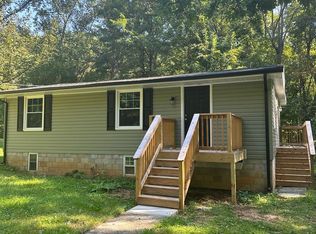 1027 Paint Bank Rd, Salem, VA 24153