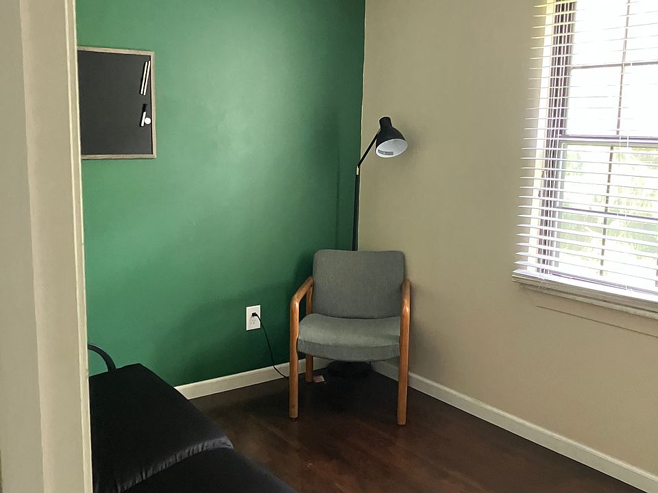1st image of 526 E Graham Pl #B