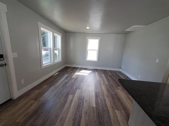 3rd image of 430 3rd St #430