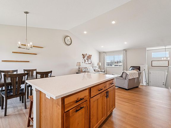 5th image of 206 9th Avenue Ct NW