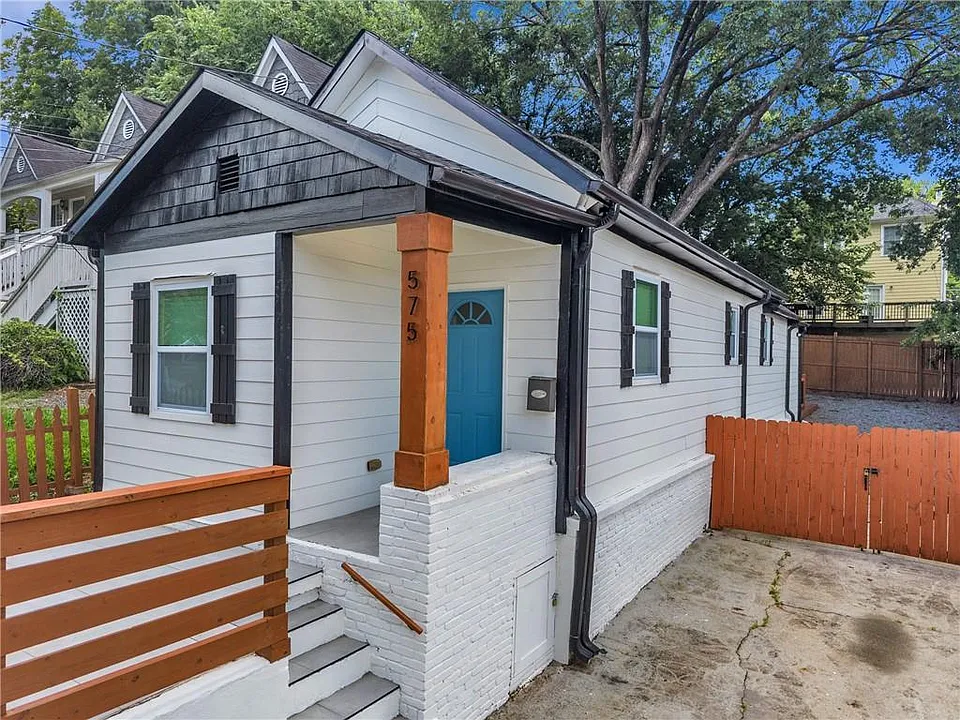 575 Martin St SE