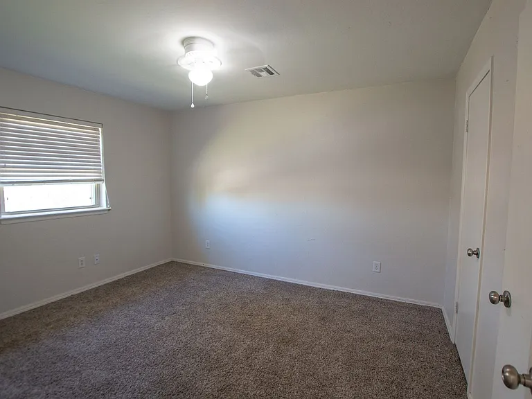 224 S Bouziden Dr — Photo 24