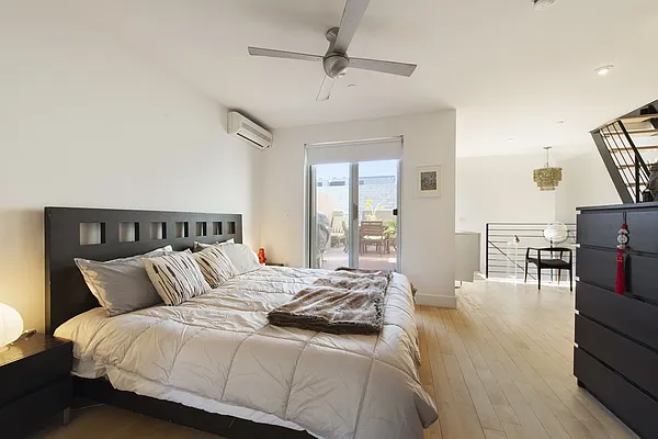 Sold by MNS | media 8