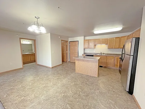 Elk Pointe Apartments — Photo 12