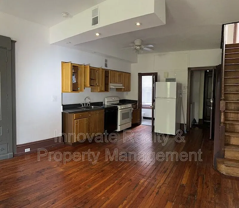 3 bed, 1.5 bath, $1,500 — Photo 3