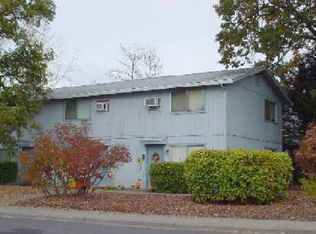 230 N 1st St APT 3, Central Point, OR 97502