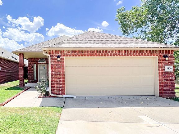 2nd image of 3800 E Ridge Pointe Cir