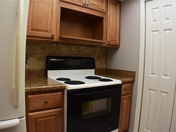 4th image of 2612 Pearce Dr Unit 109