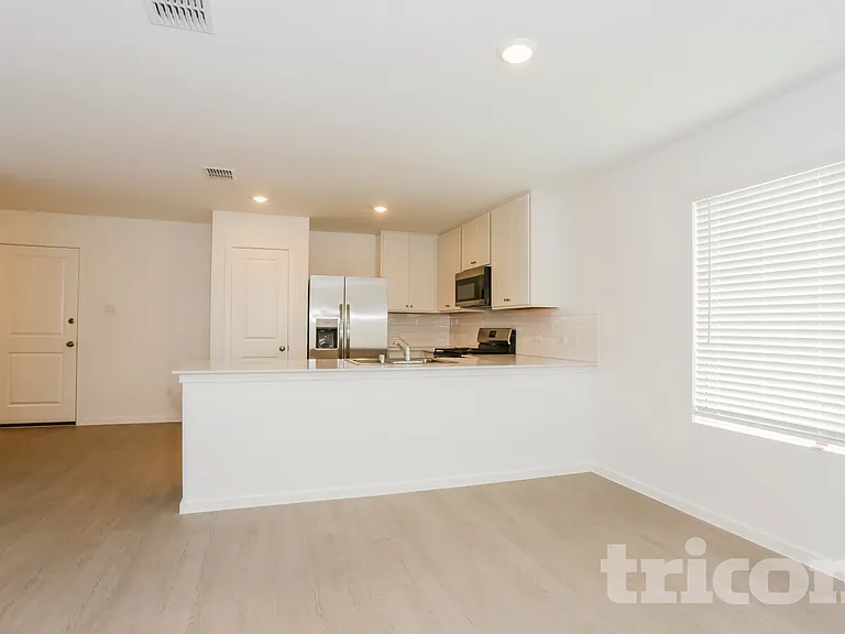 1308 Amapola Dr — Photo 6